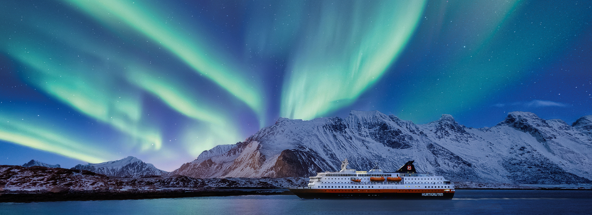 Hero Northern Lights with Photoshopped Ship 2